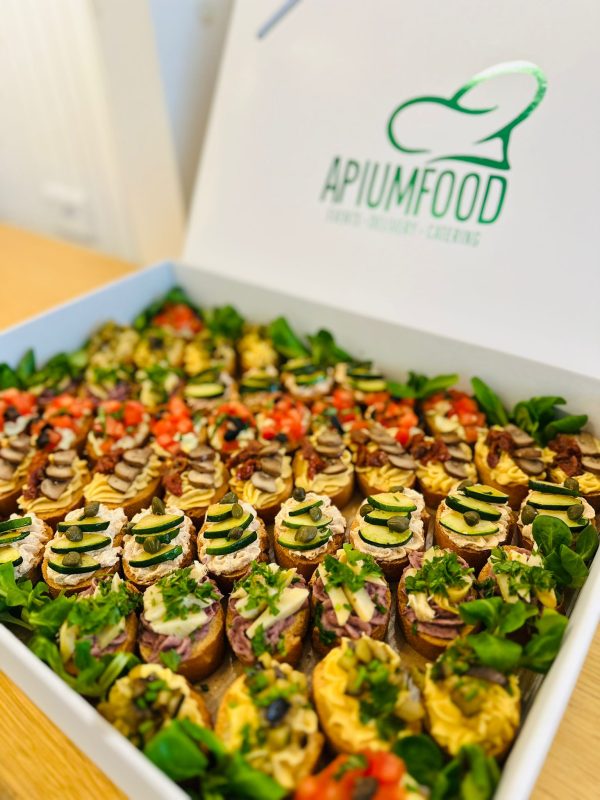 WhatsApp Image 2025-11-24 at 13.30.29 copy NOU! Platou „Bruschette de post” (vegan)